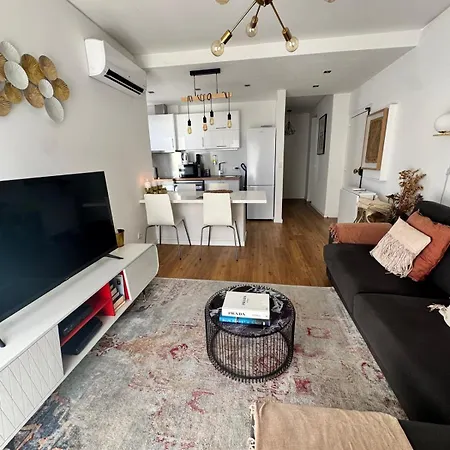 Mhouse Lease Walk To And Center *